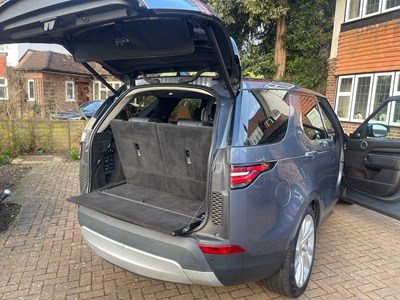 Lot 2018 Land Rover Discovery Luxury HSE SD4