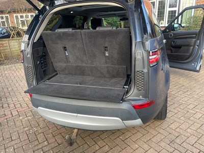 Lot 2018 Land Rover Discovery Luxury HSE SD4
