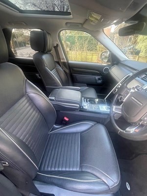 Lot 2018 Land Rover Discovery Luxury HSE SD4