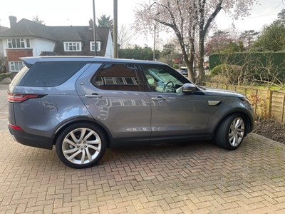 Lot 2018 Land Rover Discovery Luxury HSE SD4