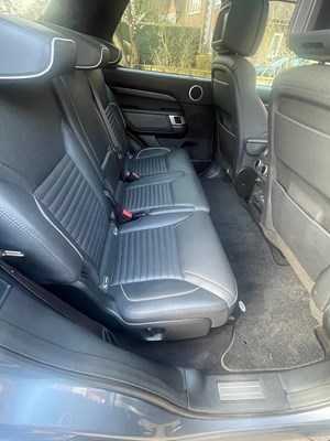 Lot 2018 Land Rover Discovery Luxury HSE SD4
