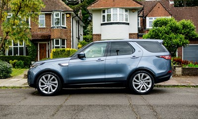 Lot 2018 Land Rover Discovery Luxury HSE SD4