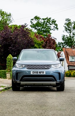 Lot 2018 Land Rover Discovery Luxury HSE SD4