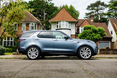 Lot 2018 Land Rover Discovery Luxury HSE SD4