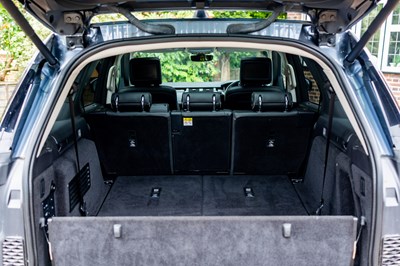 Lot 2018 Land Rover Discovery Luxury HSE SD4