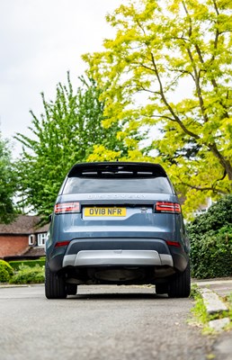 Lot 2018 Land Rover Discovery Luxury HSE SD4