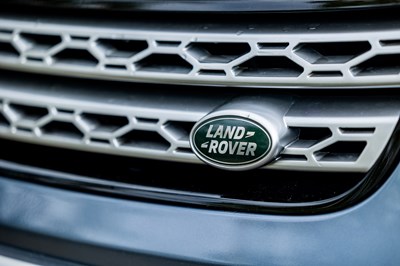 Lot 2018 Land Rover Discovery Luxury HSE SD4
