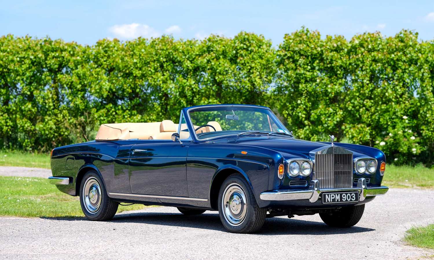 Lot 1969 Rolls-Royce Silver Shadow Drophead Coupé by Mulliner Park Ward