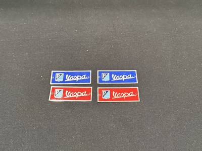 Lot Vespa Badges