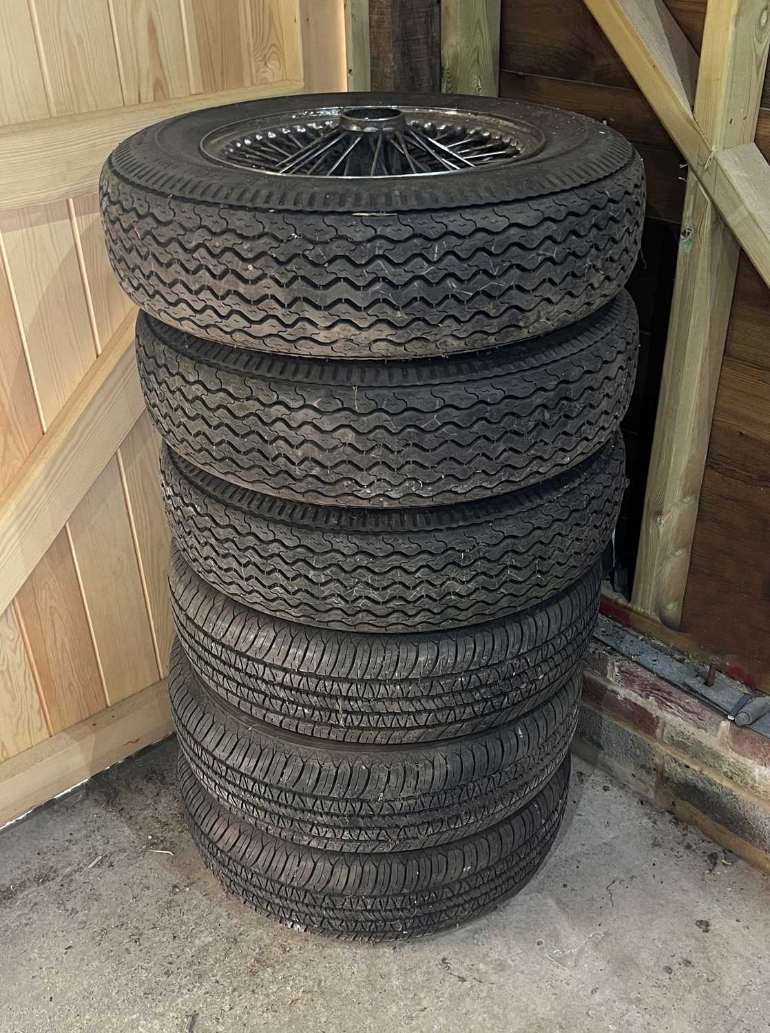 Lot Aston Martin DB4 Wheels