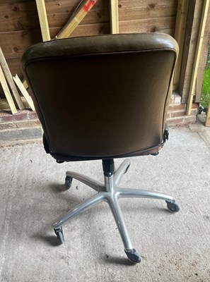 Lot Jaguar E-Type office chair