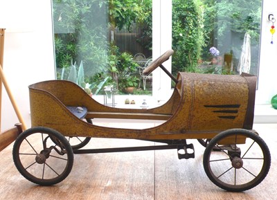 Lot Child's pedal car
