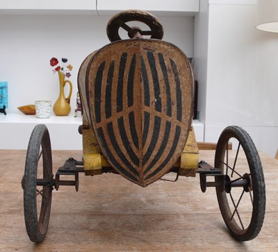 Lot Child's pedal car