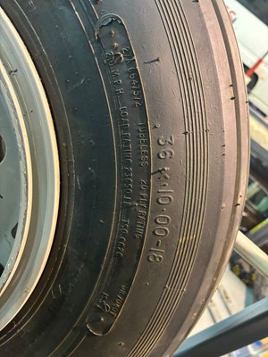 Lot Military Dunlop Aircraft Wheel & Tyre Assembly