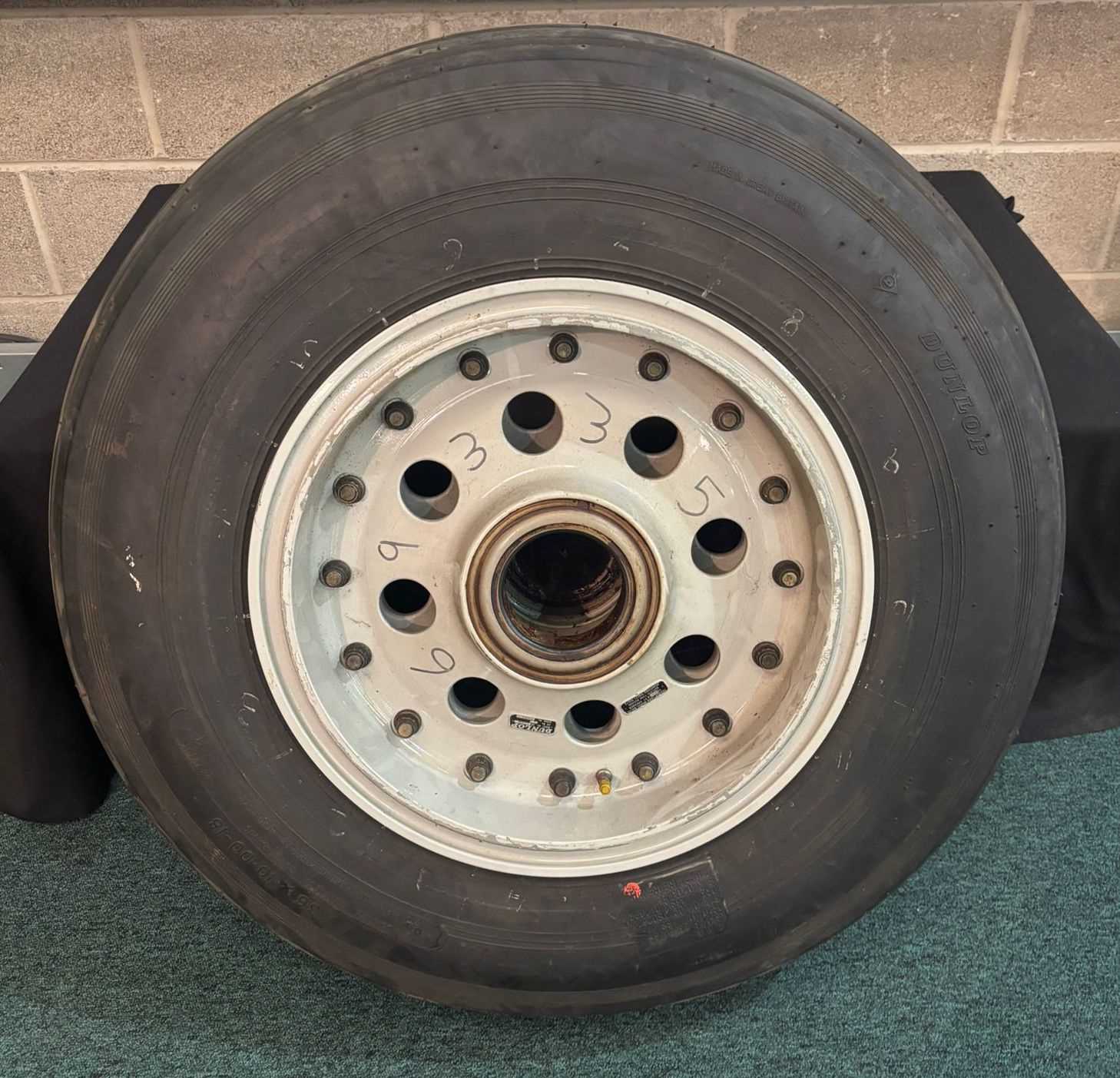Lot Military Dunlop Aircraft Wheel & Tyre Assembly