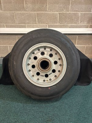 Lot Military Dunlop Aircraft Wheel & Tyre Assembly