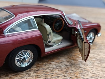 Lot Aston Martin DB5 Model