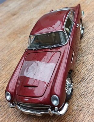 Lot Aston Martin DB5 Model