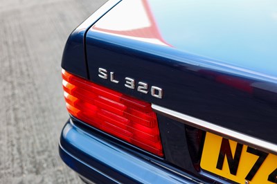 Lot 1996 Mercedes-Benz SL320