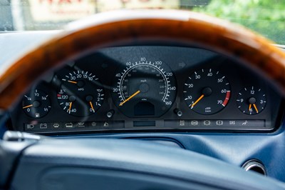 Lot 1998 Mercedes-Benz SL500