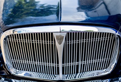 Lot 1972 Rover P5B Coupé