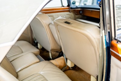 Lot 1972 Rover P5B Coupé
