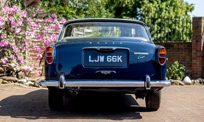 Lot 1972 Rover P5B Coupé