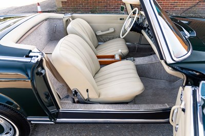 Lot 1968 Mercedes-Benz 280 SL Pagoda