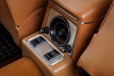 Lot 1976 Daimler Sovereign Coupé