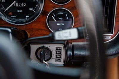 Lot 1976 Daimler Sovereign Coupé