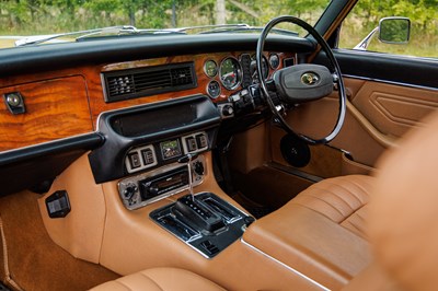 Lot 1976 Daimler Sovereign Coupé
