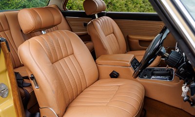 Lot 1976 Daimler Sovereign Coupé