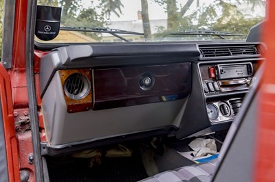 Lot 1990 Mercedes-Benz 280 GE