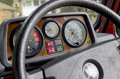 Lot 1990 Mercedes-Benz 280 GE