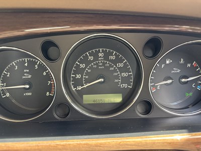 Lot 6 - 2009 Jaguar XJ 3.0 V6 Final Edition