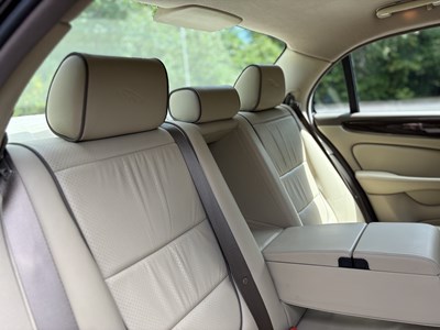 Lot 6 - 2009 Jaguar XJ 3.0 V6 Final Edition