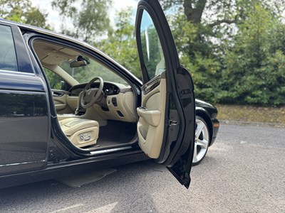 Lot 6 - 2009 Jaguar XJ 3.0 V6 Final Edition