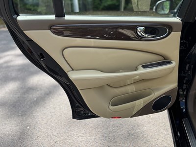 Lot 6 - 2009 Jaguar XJ 3.0 V6 Final Edition