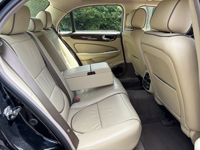 Lot 6 - 2009 Jaguar XJ 3.0 V6 Final Edition