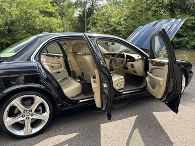 Lot 6 - 2009 Jaguar XJ 3.0 V6 Final Edition