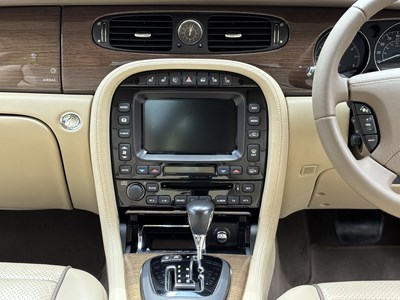 Lot 6 - 2009 Jaguar XJ 3.0 V6 Final Edition