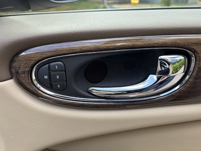 Lot 6 - 2009 Jaguar XJ 3.0 V6 Final Edition
