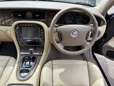 Lot 6 - 2009 Jaguar XJ 3.0 V6 Final Edition