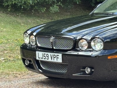 Lot 6 - 2009 Jaguar XJ 3.0 V6 Final Edition