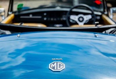 Lot 1973 MGB Roadster