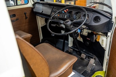 Lot 1977 Volkswagen Camper