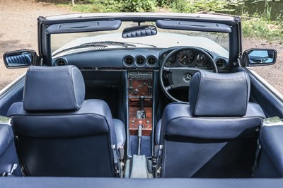 Lot 1989 Mercedes-Benz 300 SL