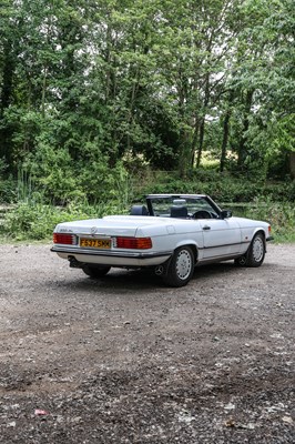 Lot 1989 Mercedes-Benz 300 SL