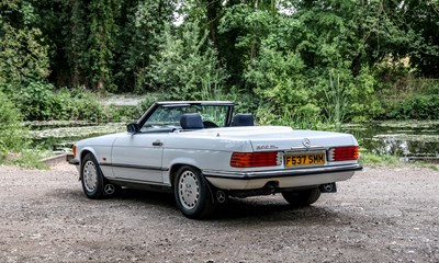 Lot 1989 Mercedes-Benz 300 SL