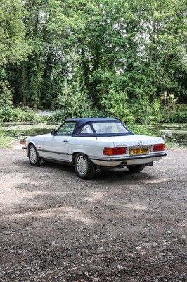 Lot 1989 Mercedes-Benz 300 SL